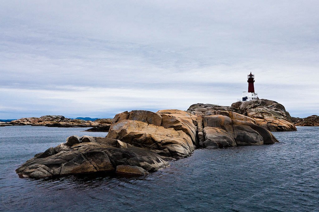 Svenner Lighthouse (by <a h