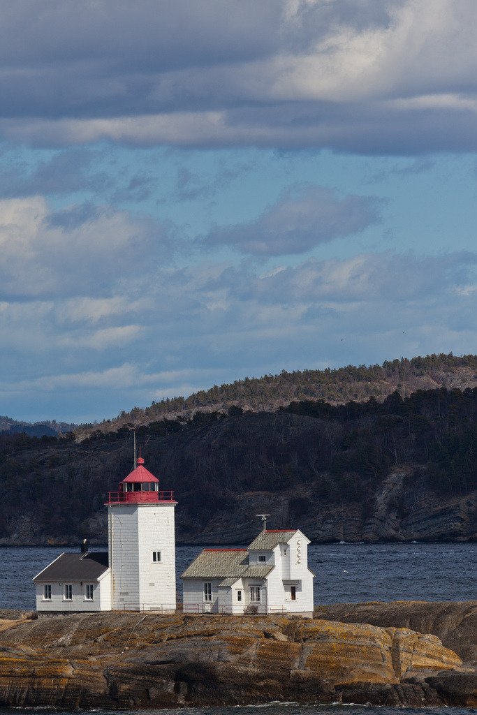 Langøytangen lighthouse (b