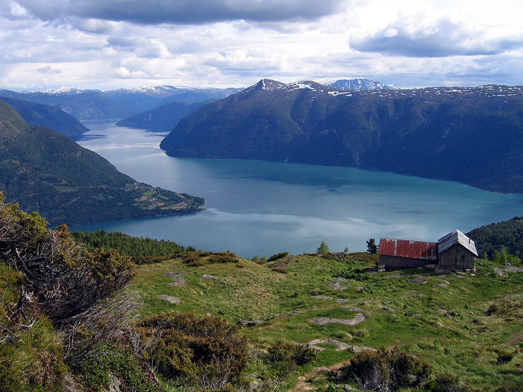 Molden, high above Lustrafj