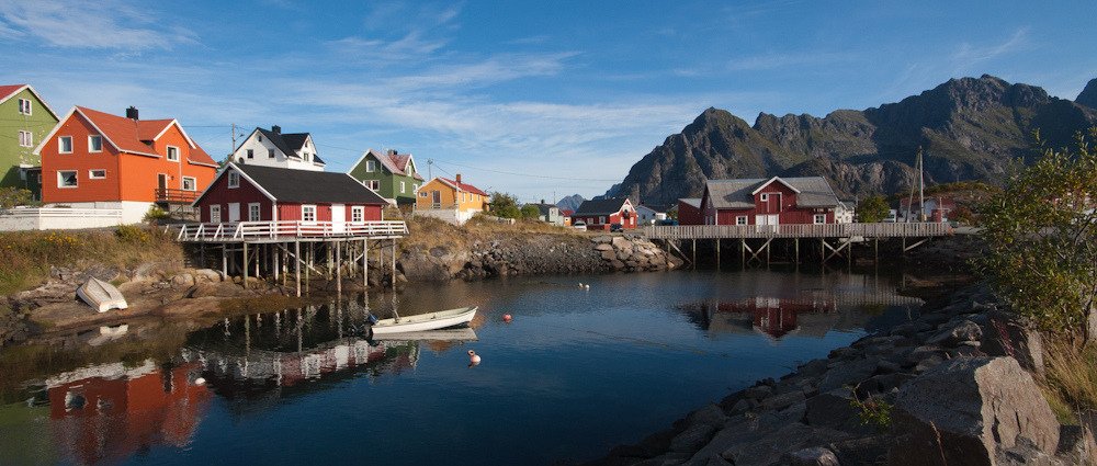 Henningsvær (by <a h<a href="