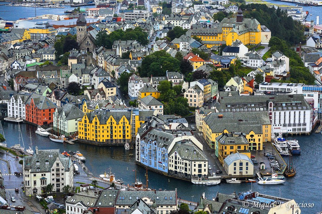 ALESUND – NORWAY (by <a hre