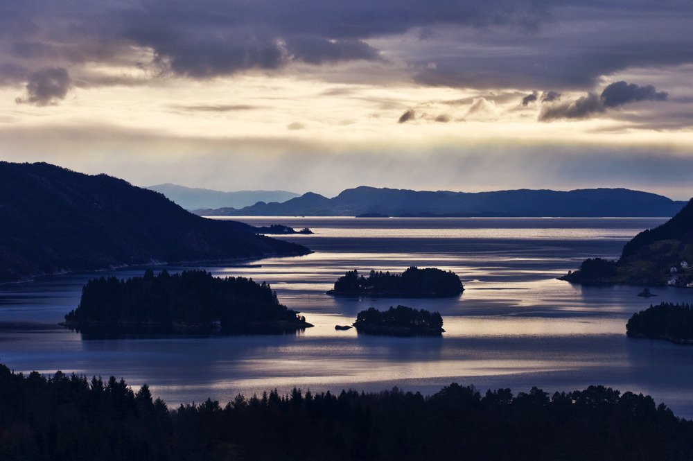 Evening sky in Norway (by <