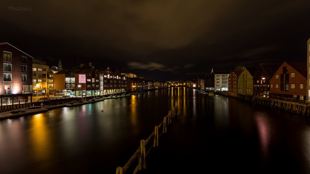 Trondheim by night (by <a h