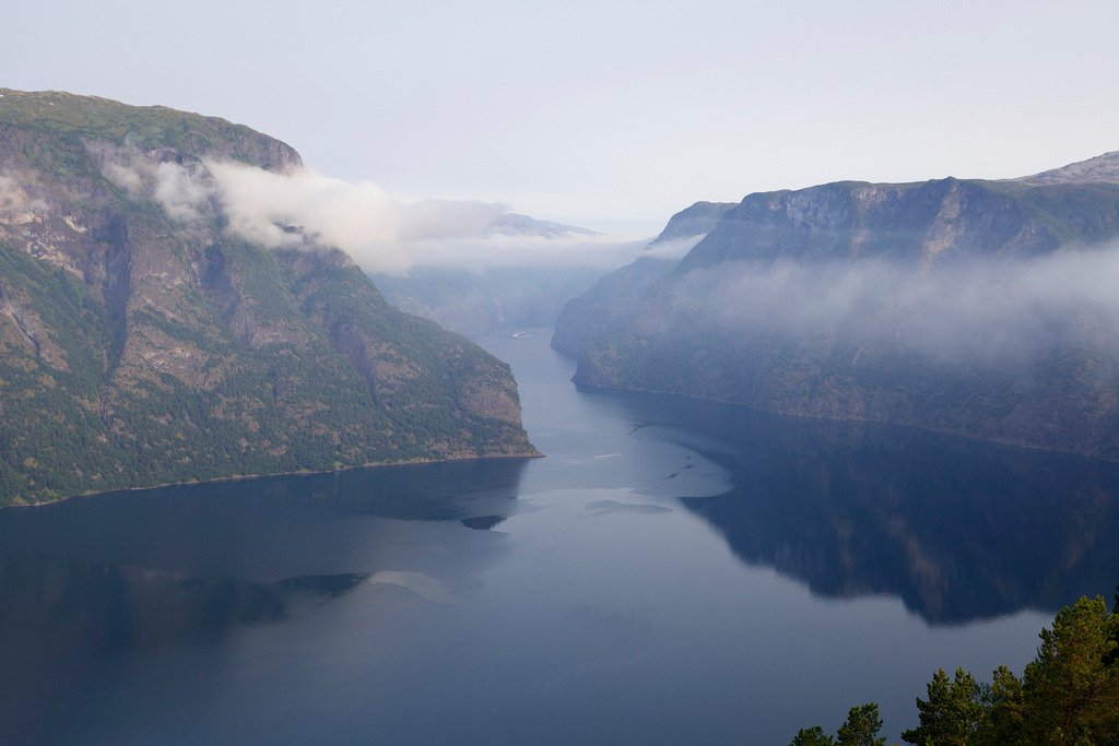 Undredal. Aurlandsfjord. No