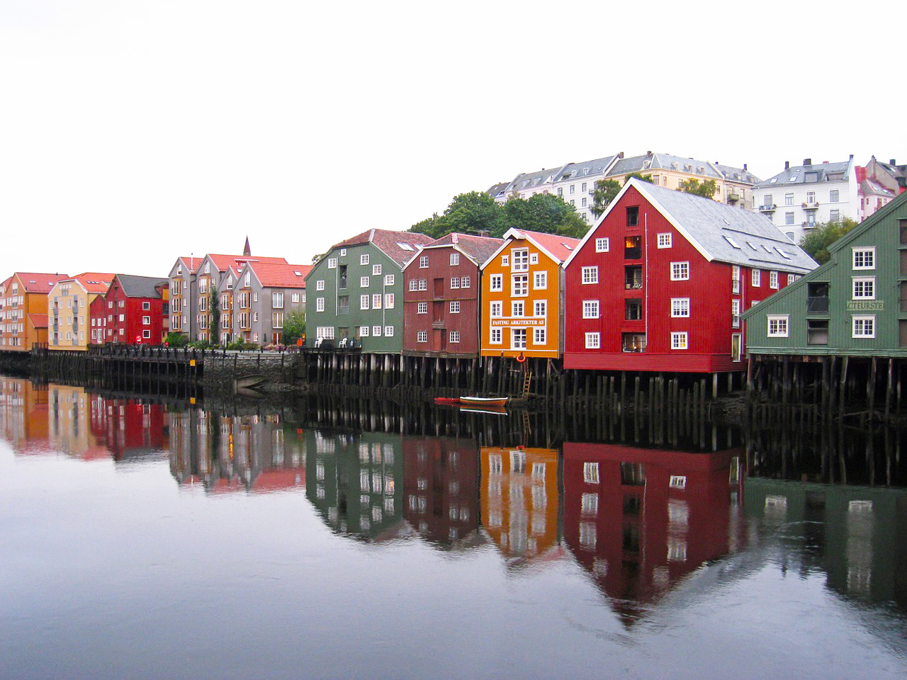 Along the waterway.  #Norw