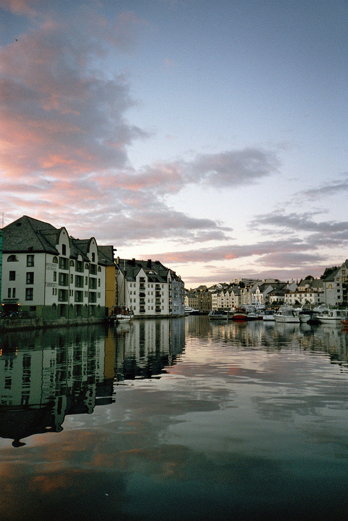 Ålesund by Night by Kater