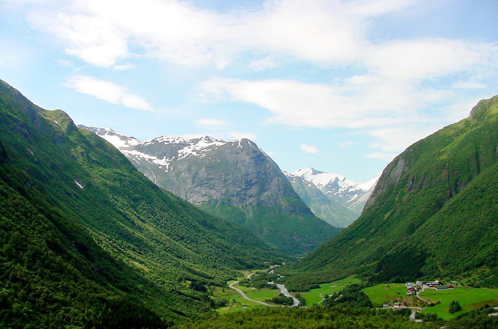 Glacial Valley – Stryn by T