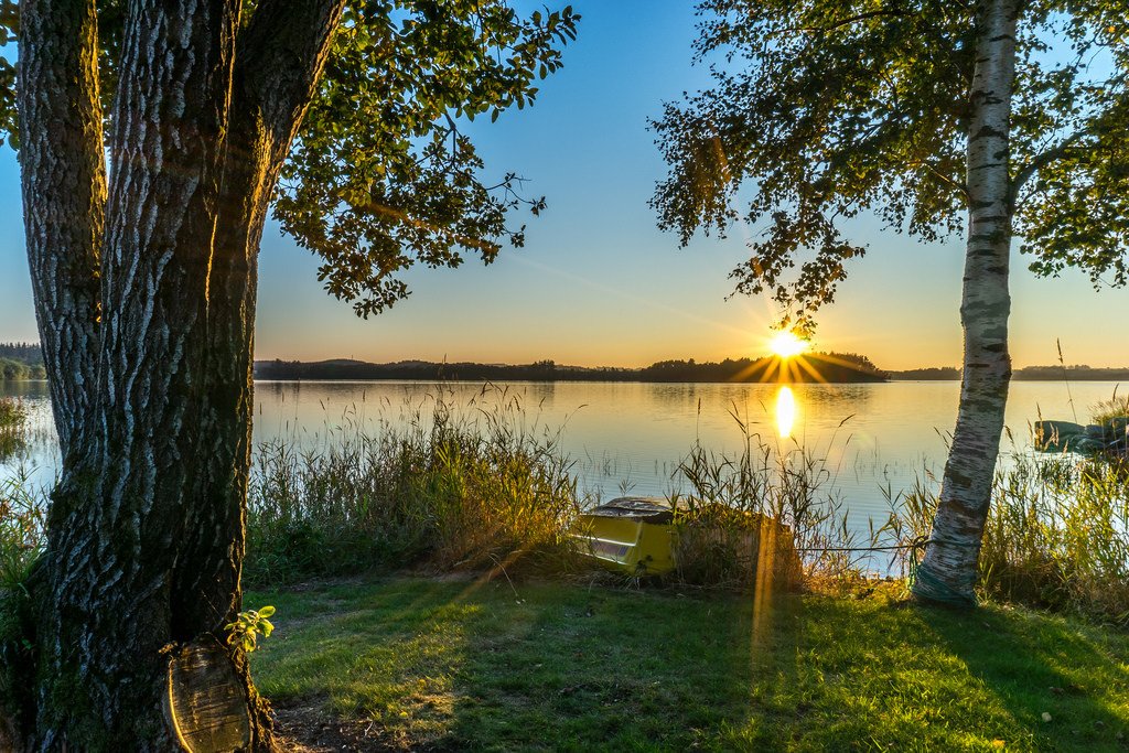 Sunset at the lake by Richa