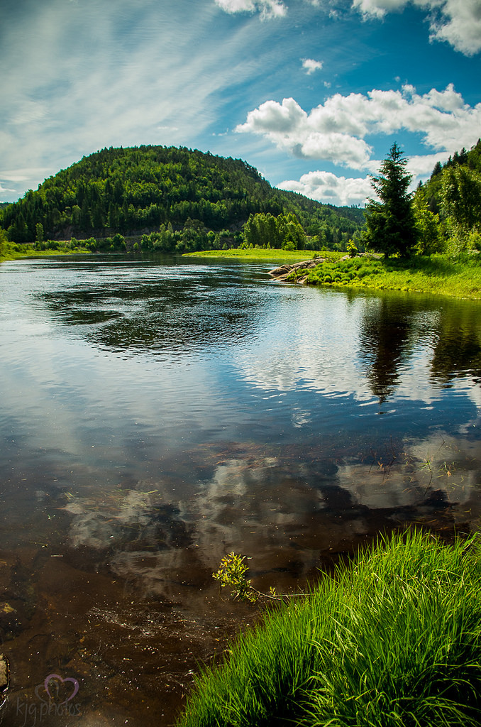 Mandals Elve by Mirra Photo