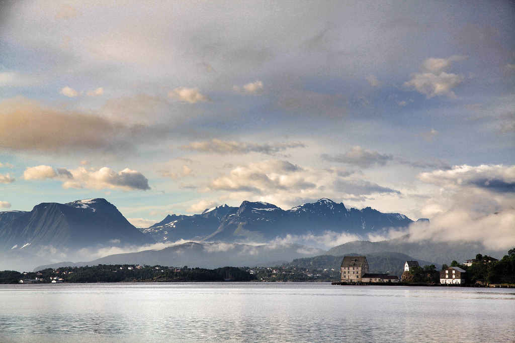 House near water by Roman_P