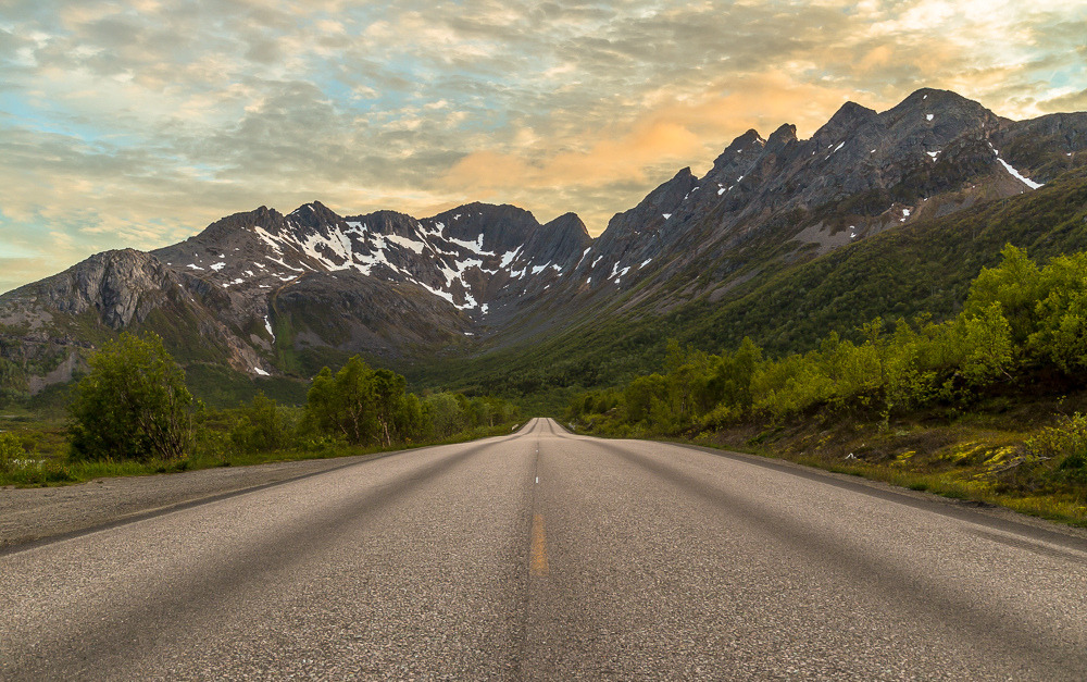 The road to the magic Lofot