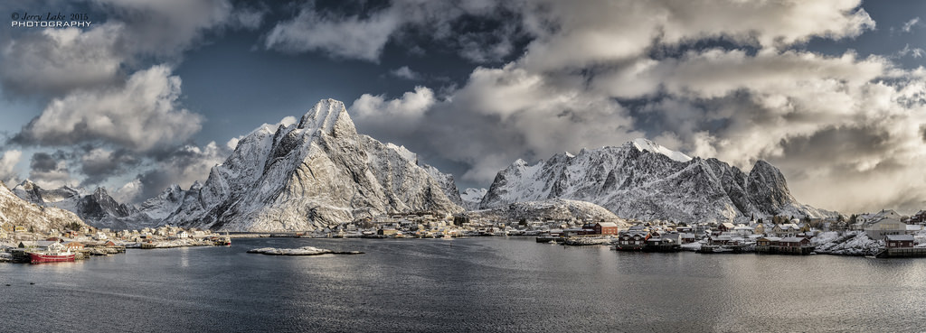 Lofoten – Reine pano 4 by j