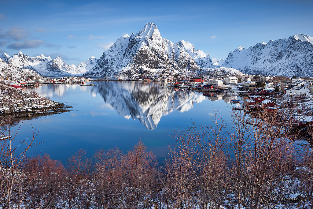 Reine, Lofoten by Ding Ying