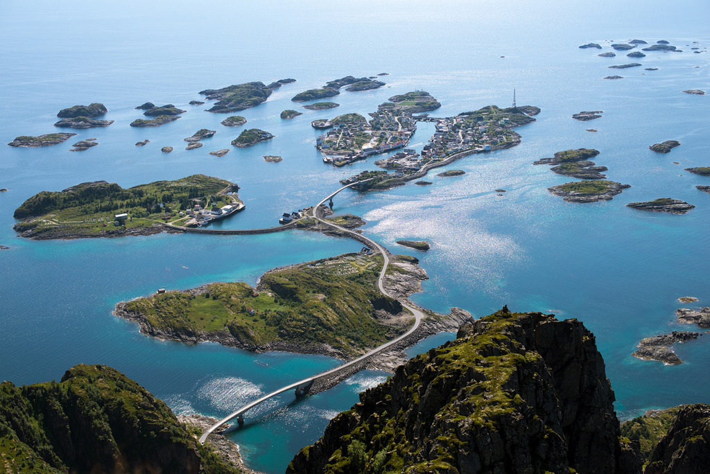 Henningsvær by rossduncanp
