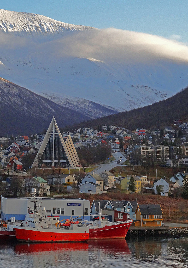 Tromsdalen Harbour by paulf
