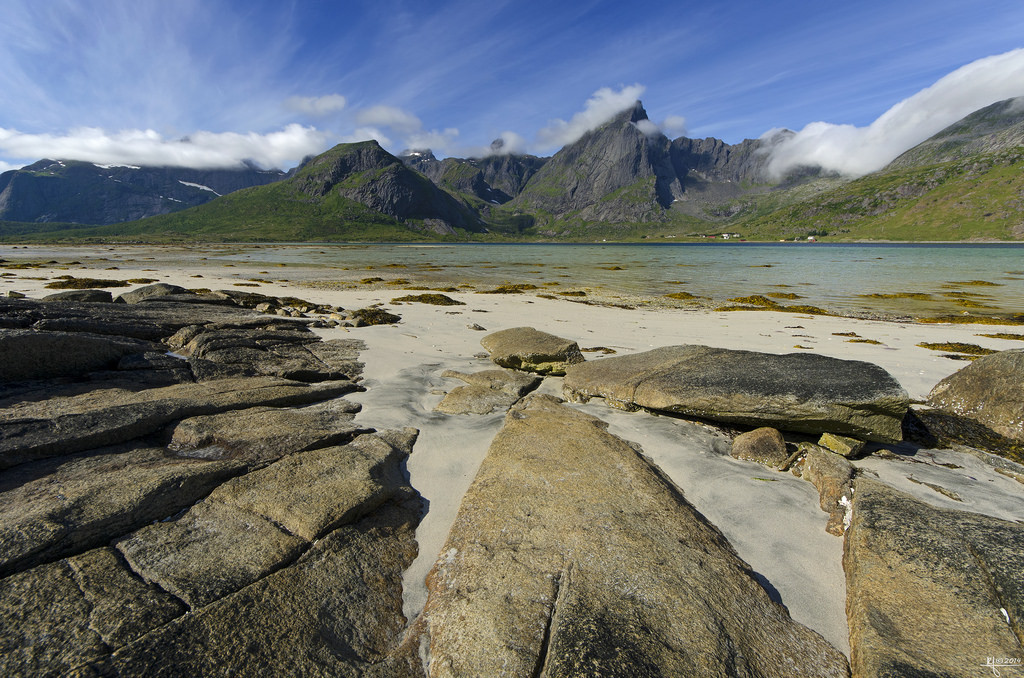 Flakstad by Ron Jansen – Ey