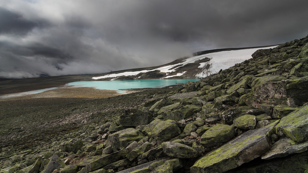 Emarald Lake by Trond Strø