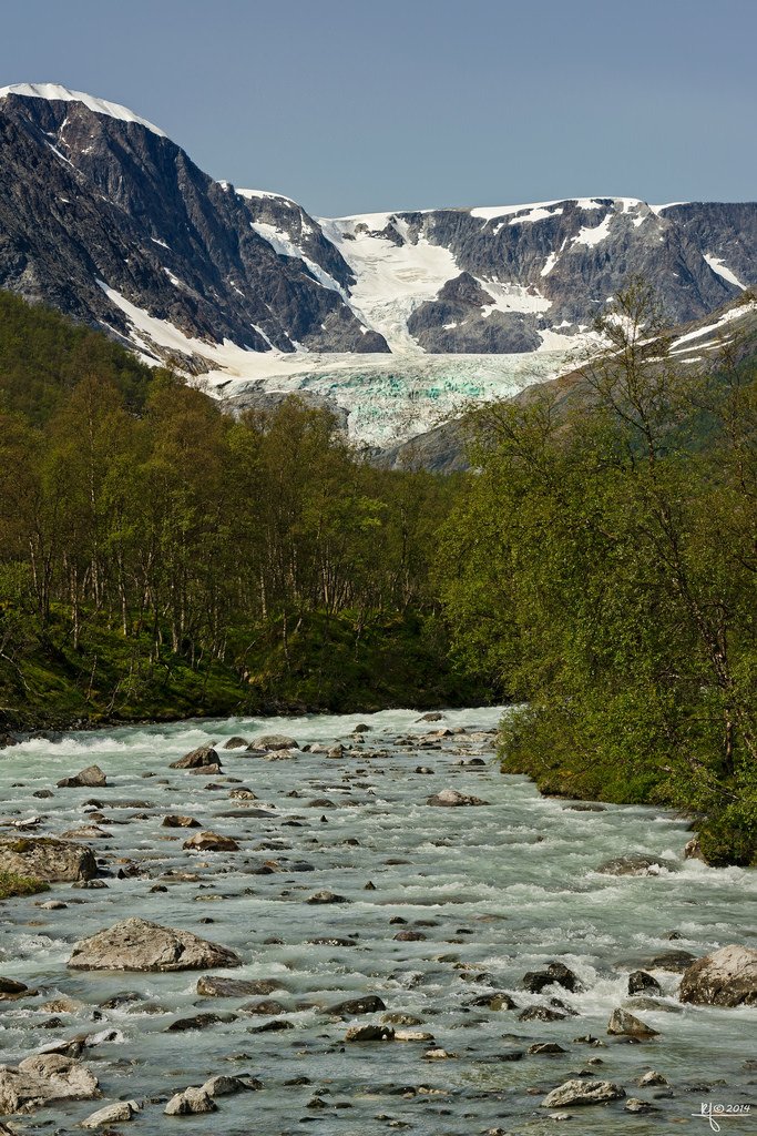 Lyngsdalen vestbreen by Ron