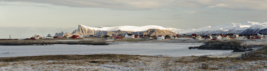 Nordmela fiskevær by Ron J