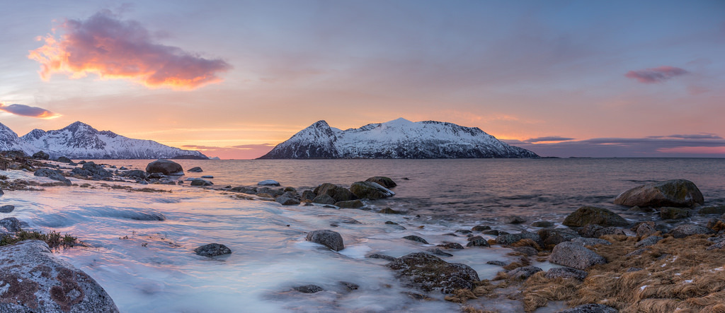 Icy Sunset by hanneketravel