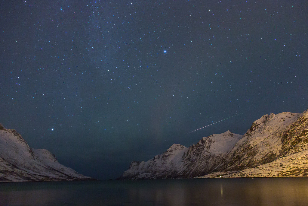 Shooting star by Pål Ivan