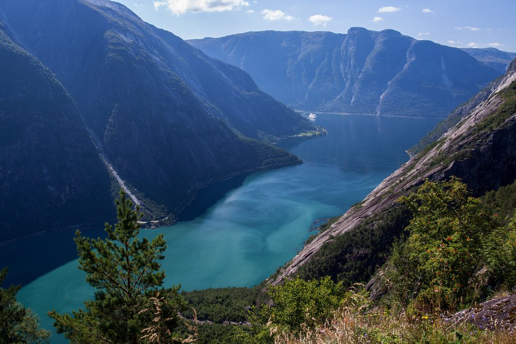 Fjord norvégien by mgirard