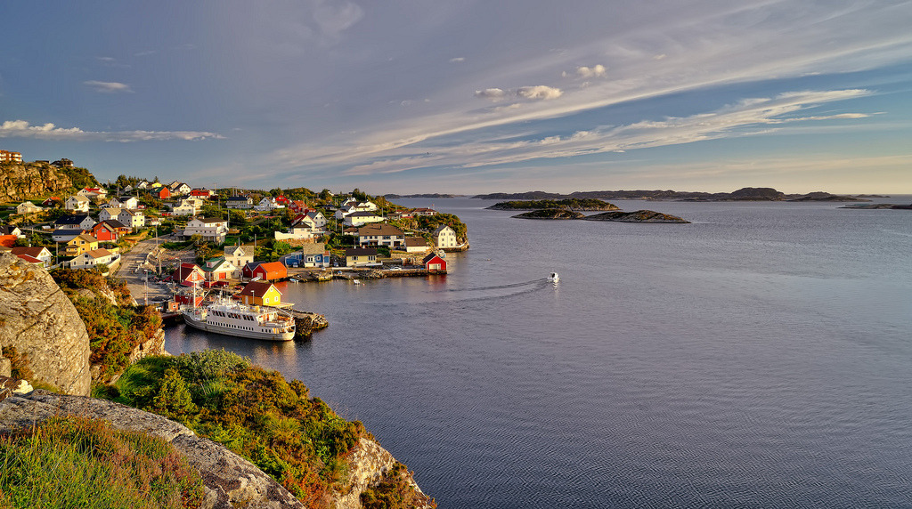Sotra by Bent Velling This