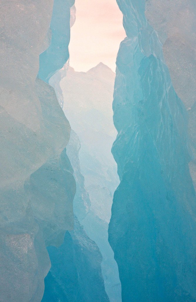 View through the ice – Sval