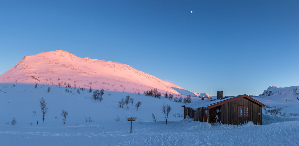 Sunset at Trollvassbu by ha
