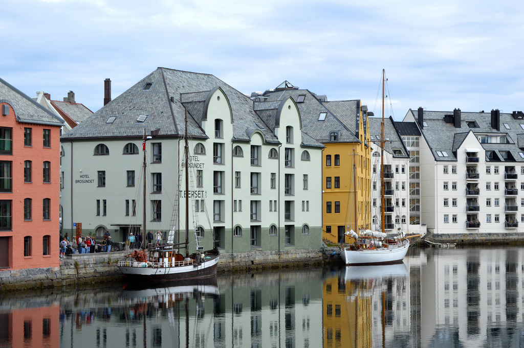 Alesund, <a h<a href="http://p