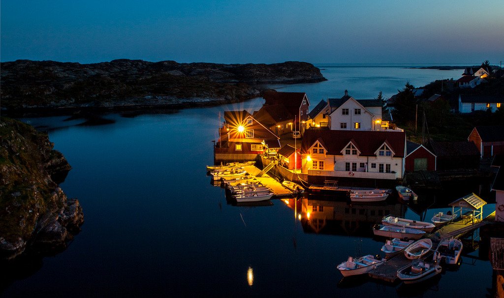 Nautnes by night, Øygarden