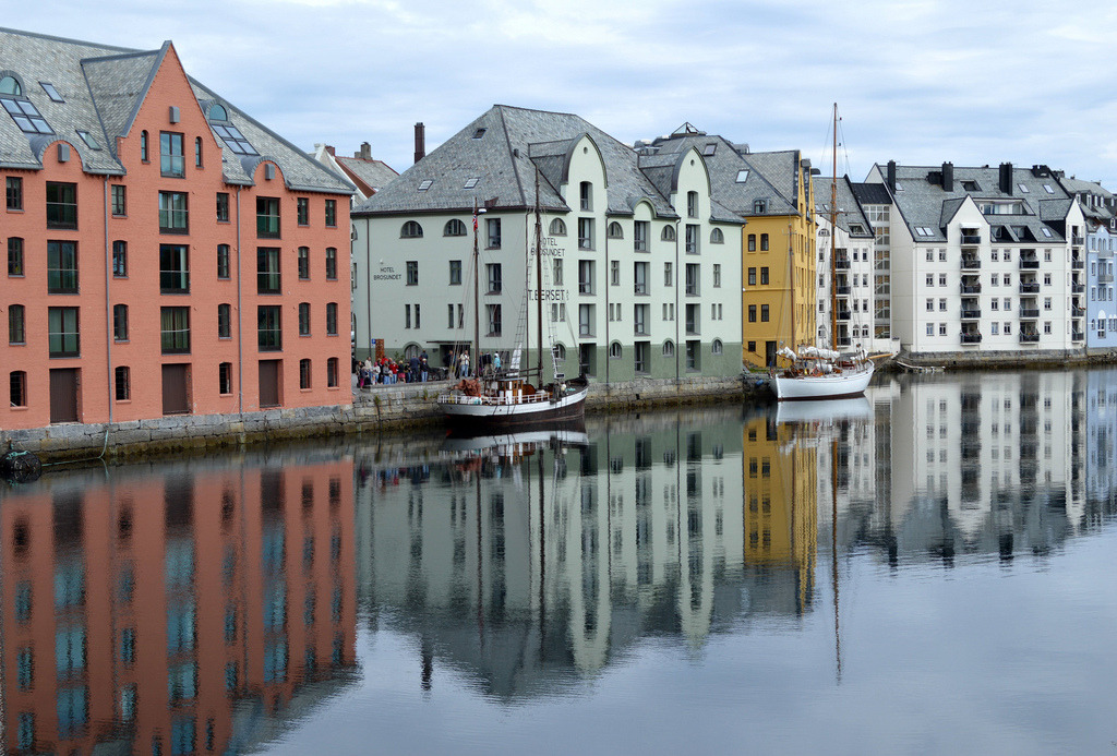 Alesund, <a h<a href="http://p