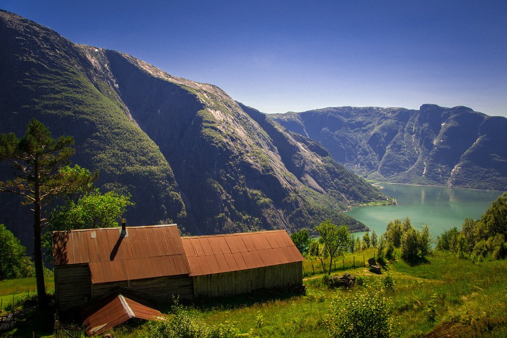 Mountain side in Eidfjord –