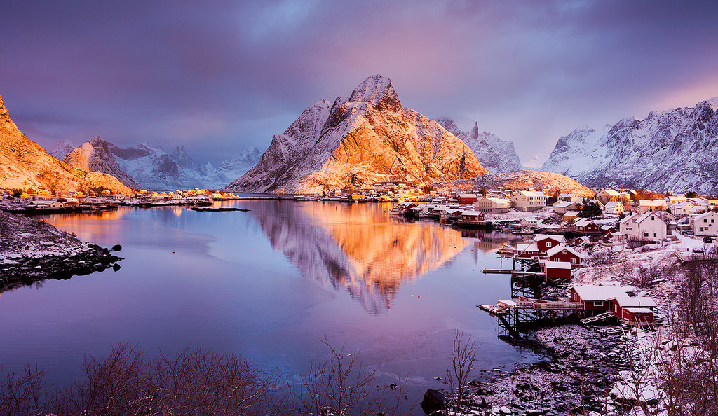 Earth Smiled | Reine, Lofot