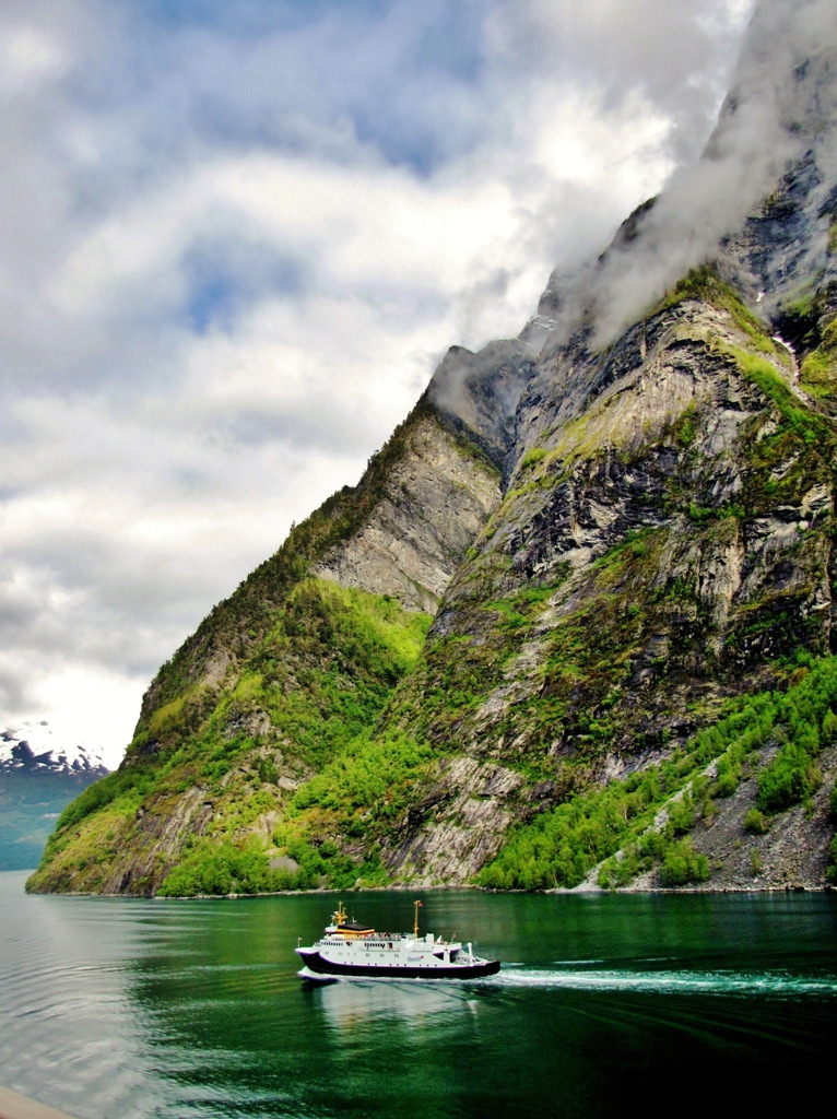 Cruising Norway Fyords by m
