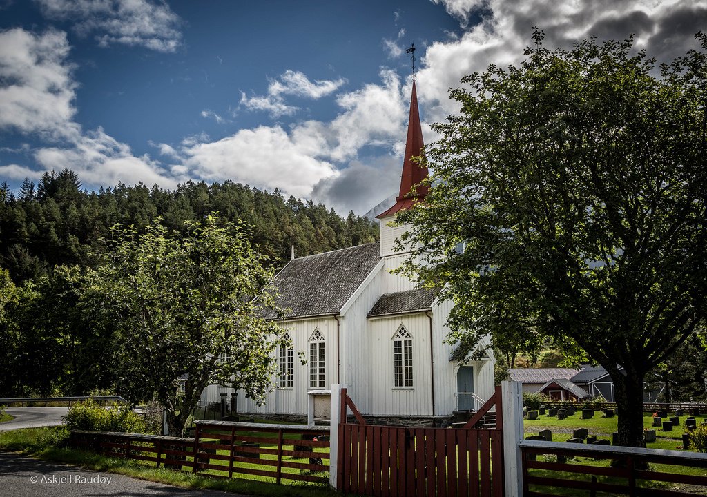 The little church by Askjel