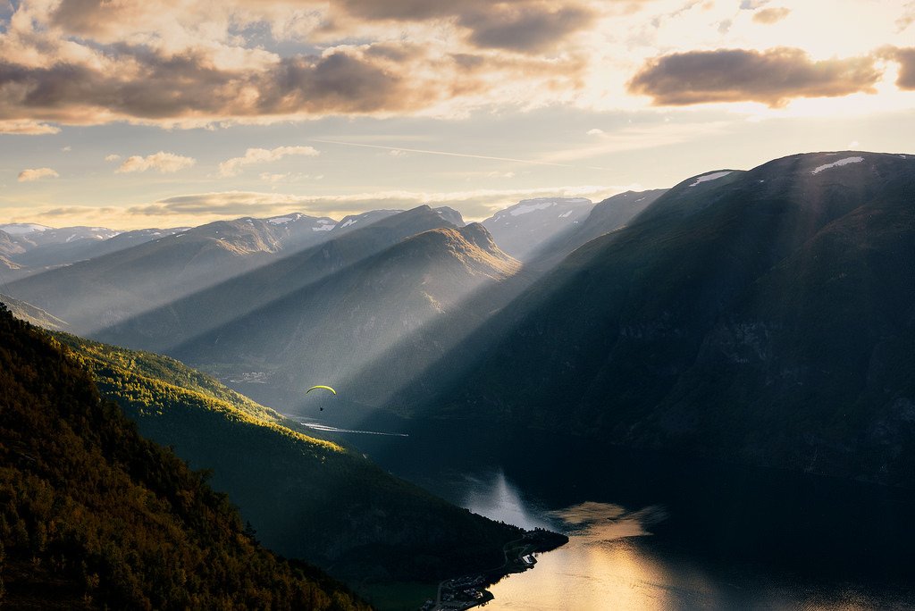 Norwegian paraglider by fra