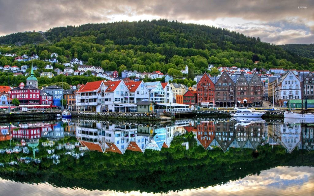 Bergen, Norway by mraqcarva