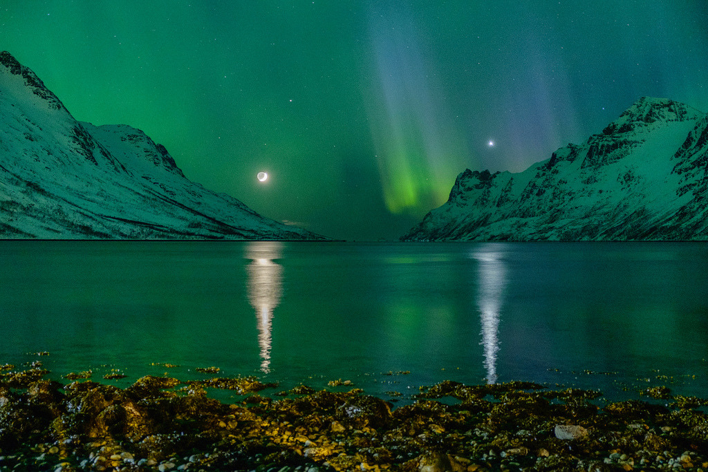 The Moon, Planets – and, Oh