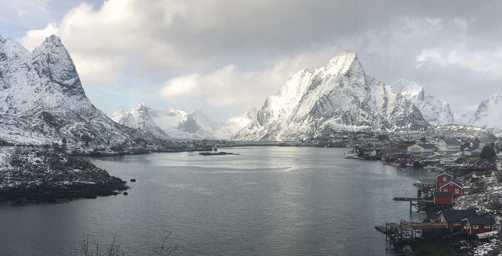 Reine, Norway. by ih8nyyank