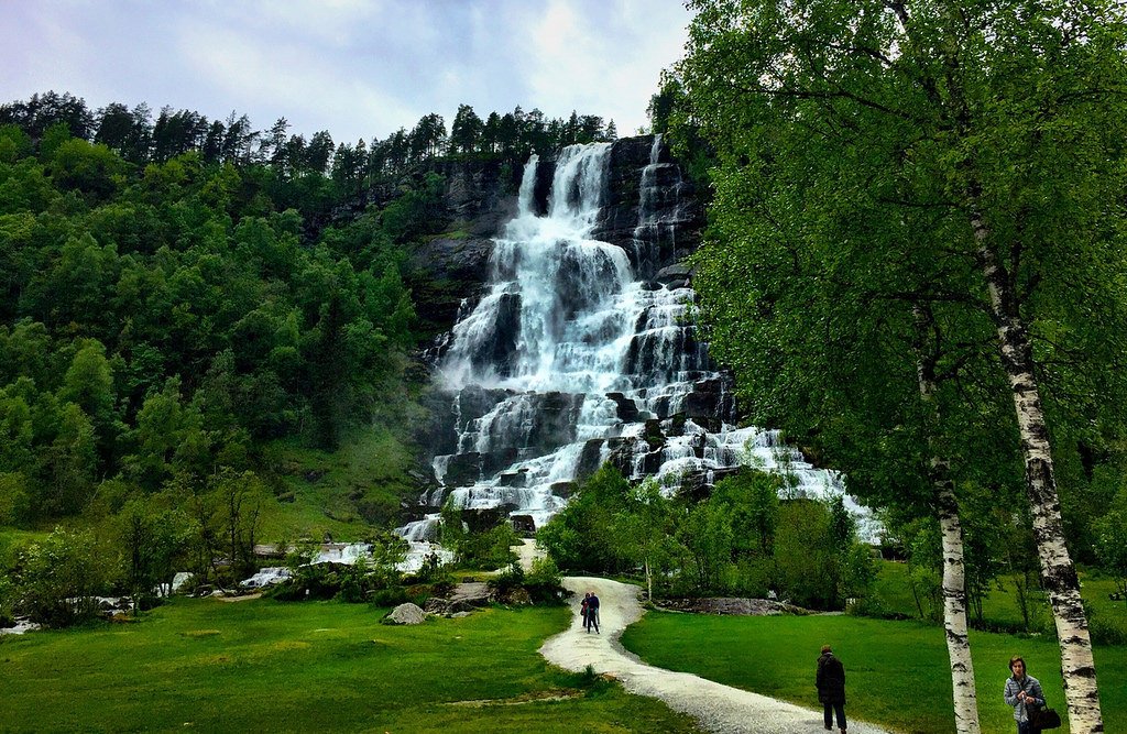 Tvindefoss Watererfall by V