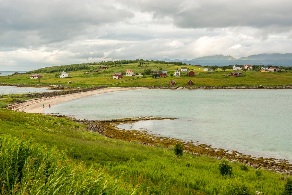 Causeway to a Norwegian vil