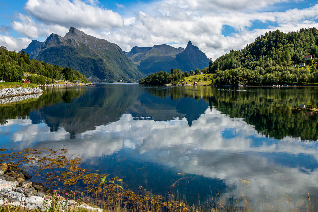 Eiksund by Askjell  <a h<a href