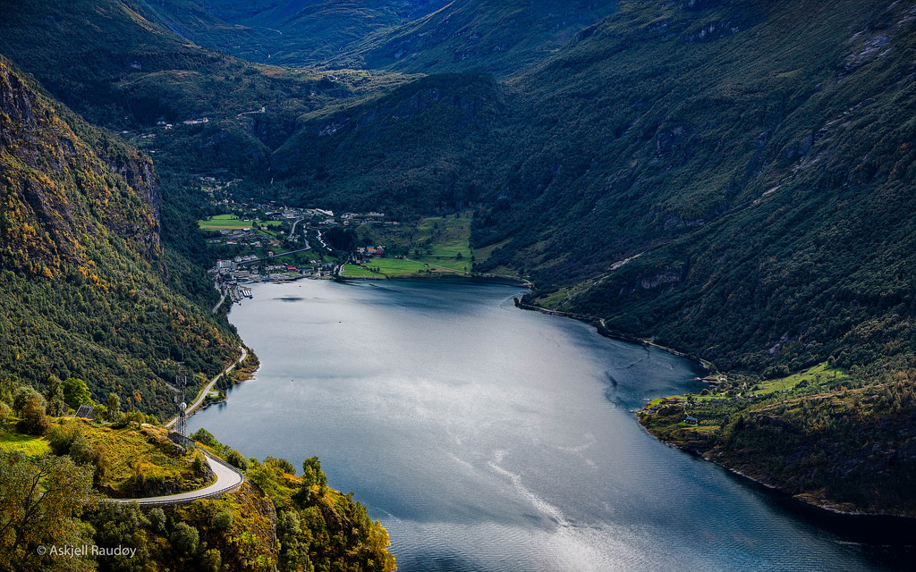Geiranger by Consilium luce