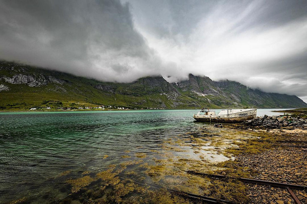 Rainy day #lofoten #flaksta