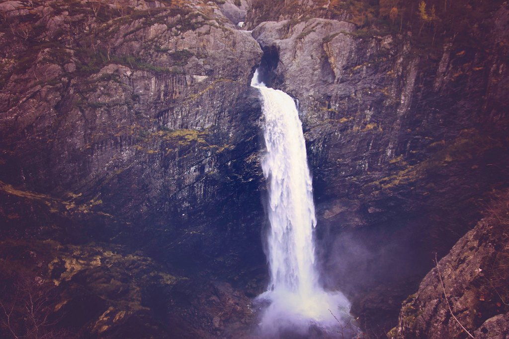 Månafossen/waterfall by Li