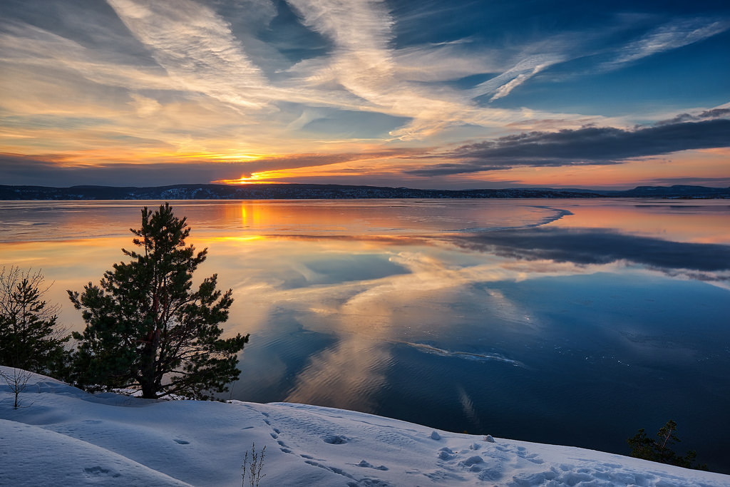 Hvervenbukta, Norway by Ves