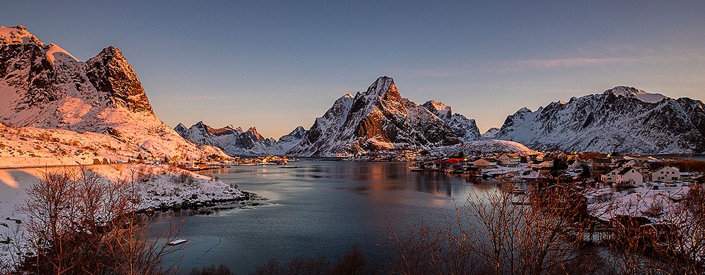 Sunrise over Reine by Rob B