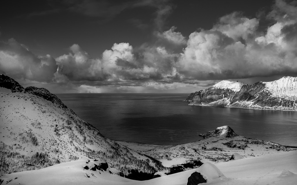 senja fjord & mountain