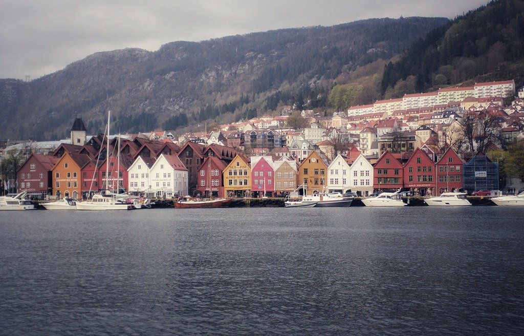 Bergen – Norway by Héctor